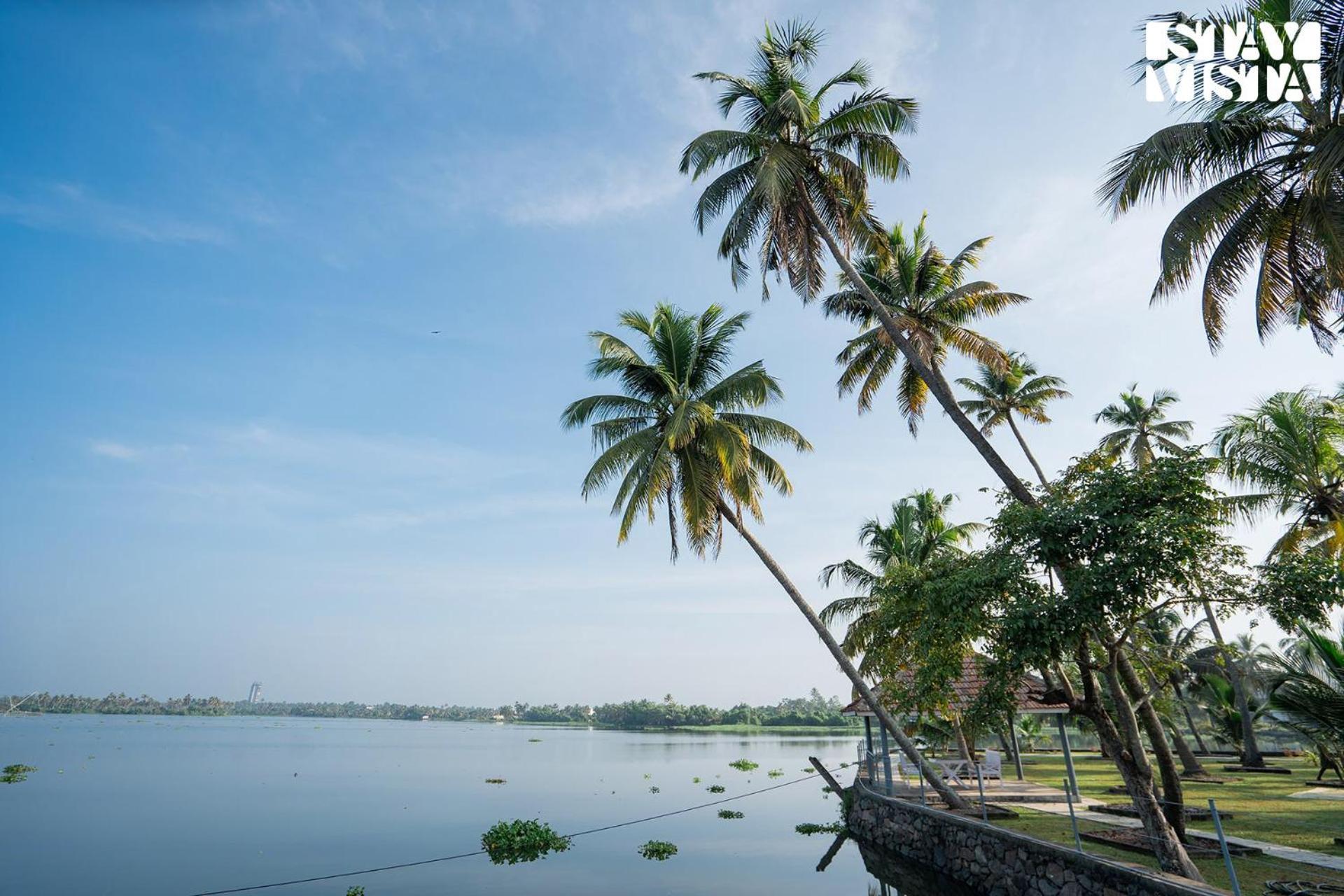 Aqua Vista Riverview By Stayvista - Private Pool Kochi Exterior photo